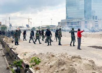 Police Teargas #EndSARS Memorial at Lekki Tollgate, Disperse Gubernatorial Candidates, Mourners